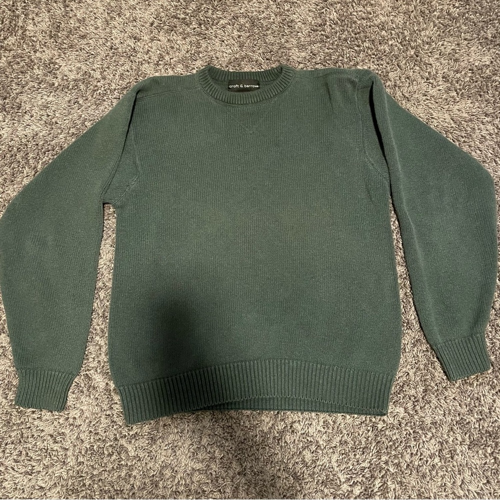 Green knitted